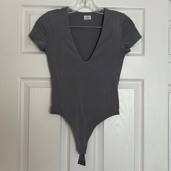 Aritzia Tops Aritzia Wilfred Roses Ardoise Bodysuit Xs Poshmark